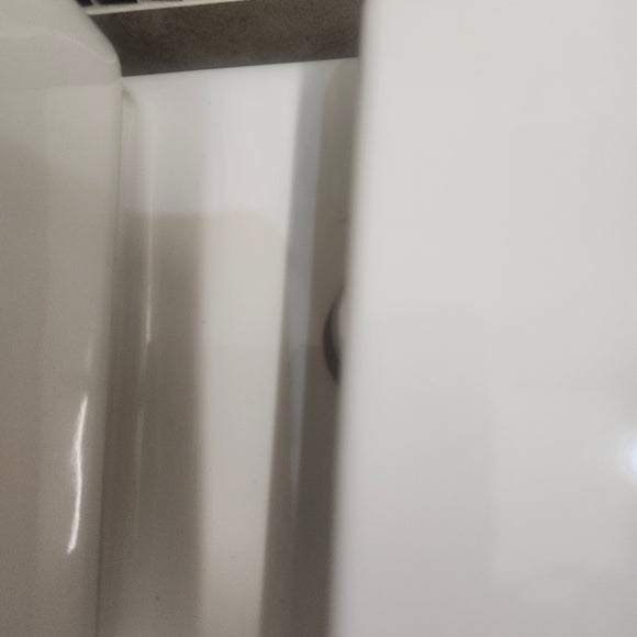 Duravit 2pc Toilet, Tank and Seat Combo Floormodel Clearance Sold As Is (I16)