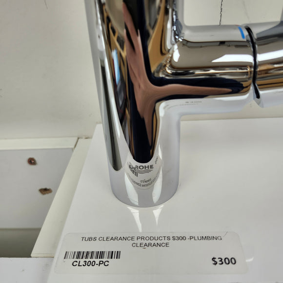 Grohe Kitchen Faucet With Extendable Faucet Head Floormodel Clearance as is Chrome