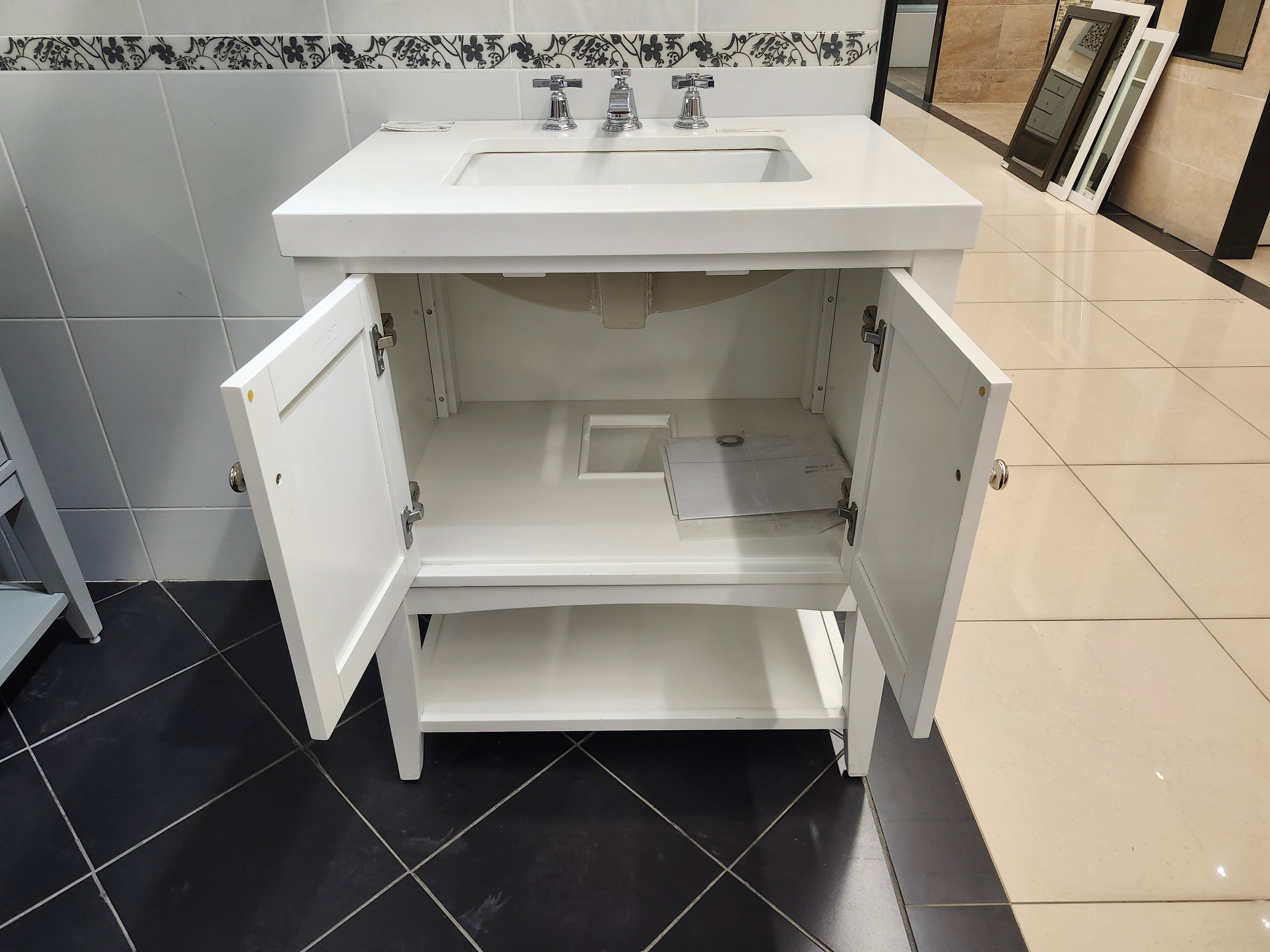 30" Fairmont Americana Vanity & Countertop Combo with Mirror (as is)