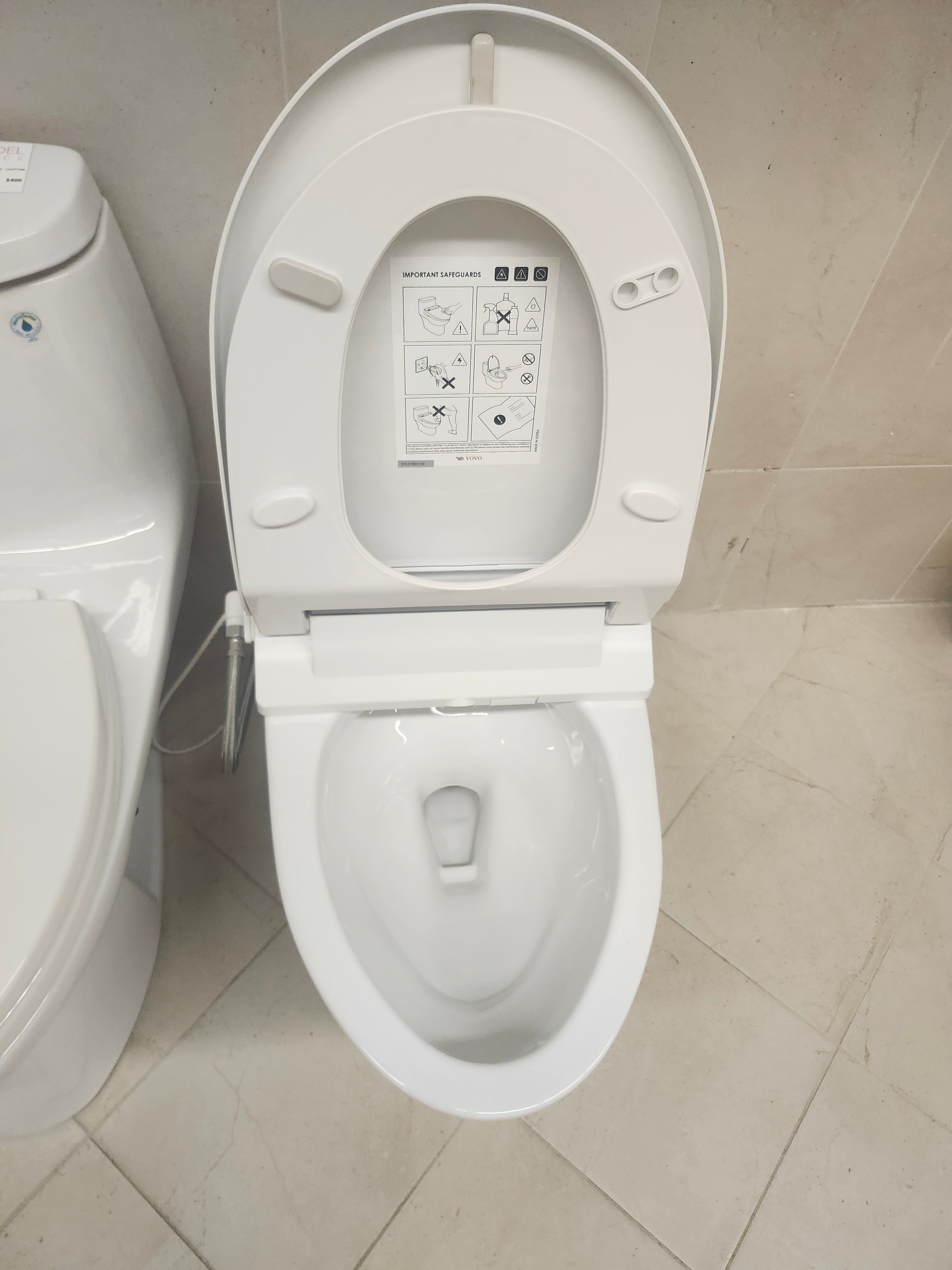 Toto Ultramax G-Max Toilet and AD waters Vovo Bidet Seat Combo (as is)