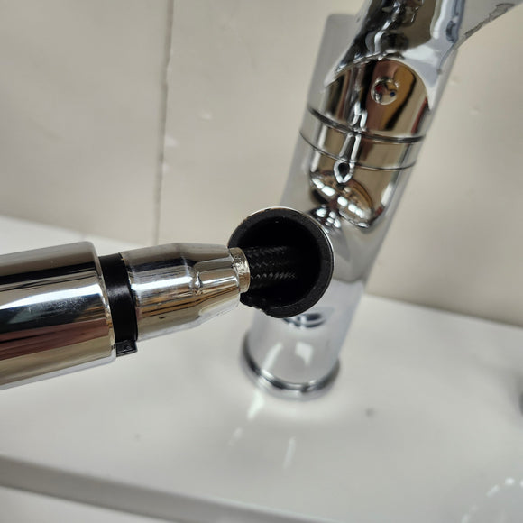 Vida Kitchen Faucet with Extending Faucet Head Chrome Floormodel Clearance As Is