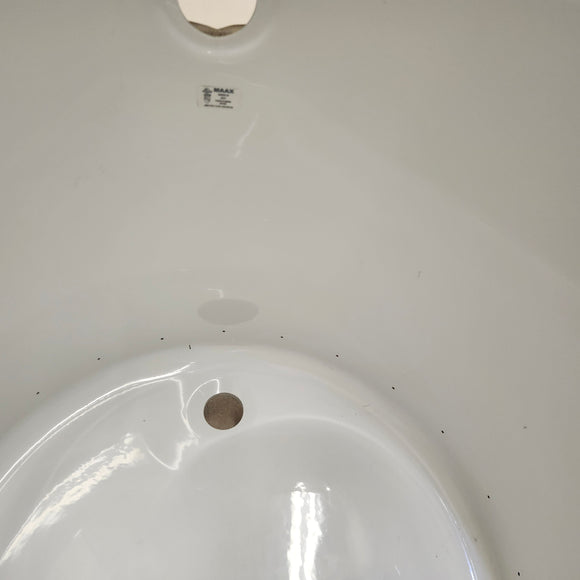 Maax 72 x 36 Arofeel Aigo 102788055 Built in Tub Aquabrass Roman Deck Faucet Volare F1018 Combo Floormodel Clearance M8