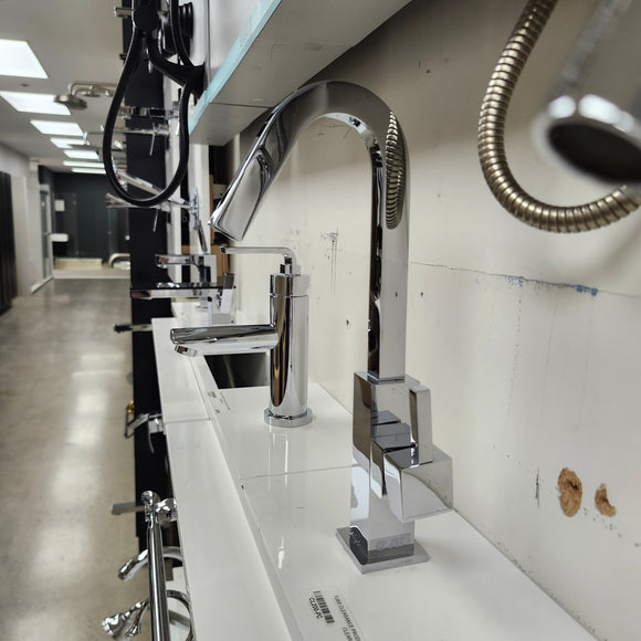 Single Hole Bathroom Faucet with Lever Handle Floormodel As Is