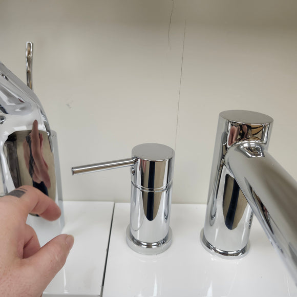 Aquabrass Volare 3pc Roman Deck Tub Filler Floormodel Clearance As Is