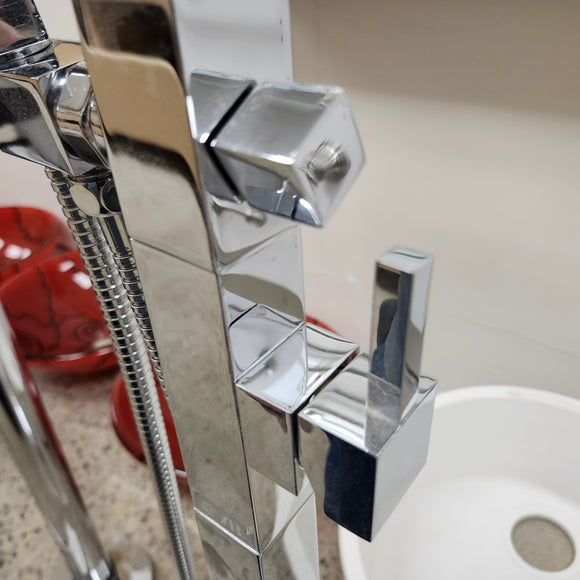 Aquabrass Roman Deck Tub Filler with Hand Held Shower Head Chrome Floormodel as is