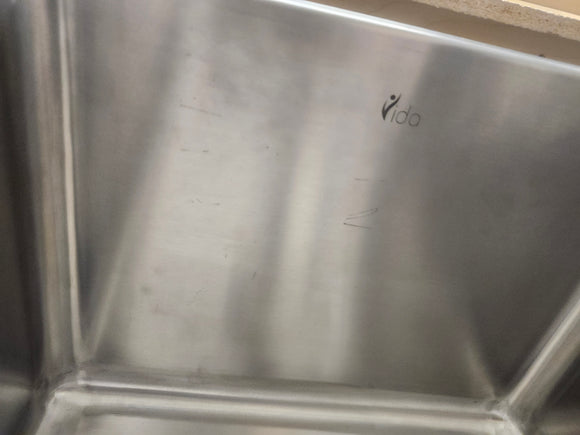 Vida 30" Undermount Kitchen Sink Floormodel Clearance As Is