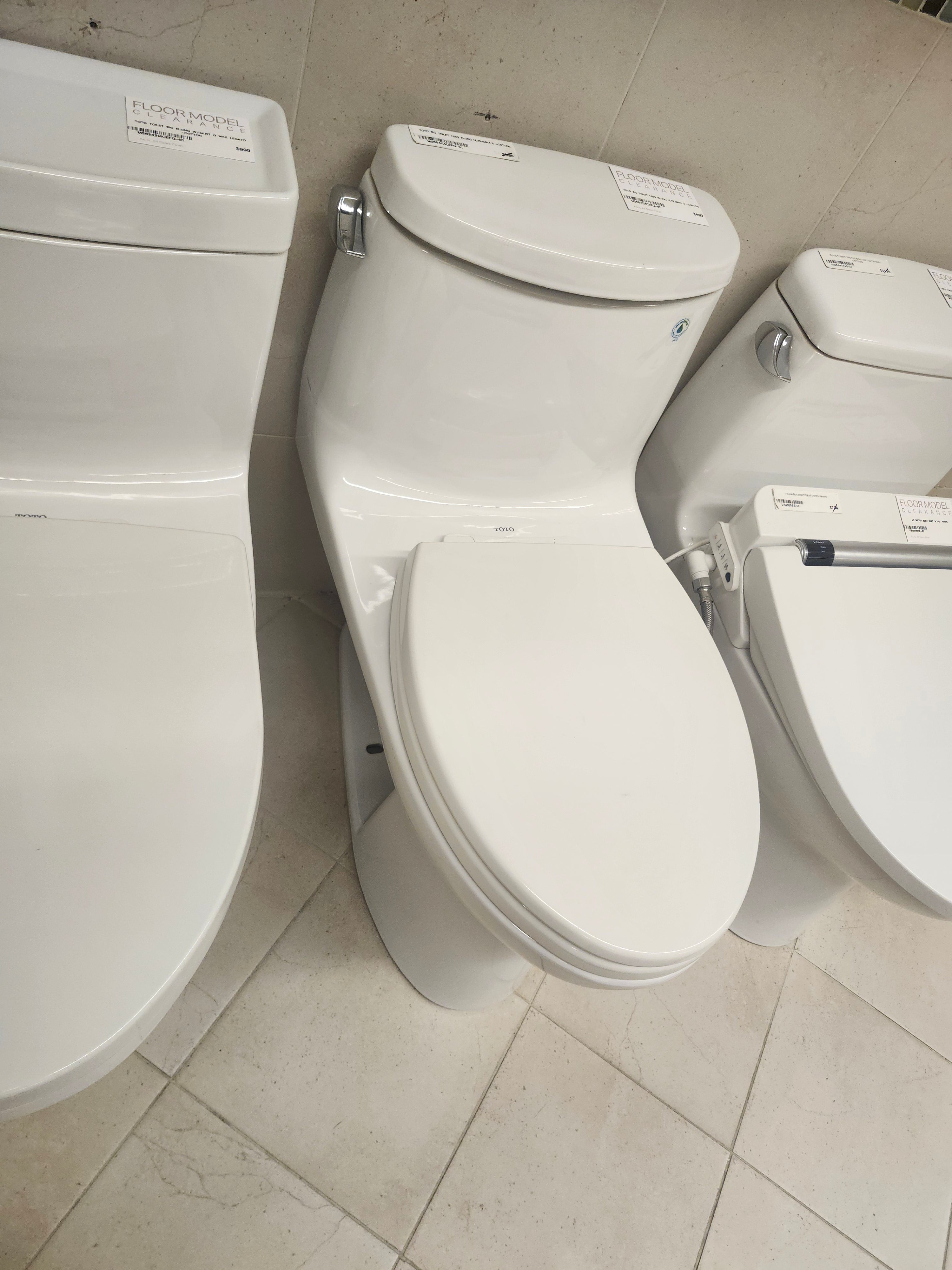 Toto Ultramax 2 Elongated Toilet (as is)