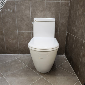 Duravit Starck 1 piece Toilet with Seat Elongated White Floormodel Sold as Is H11 - 0