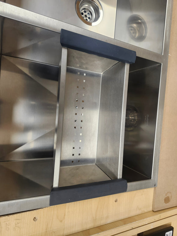 Blanco PRECISION R0 33 in. 60/40 Double Bowl Undermount Stainless Steel Kitchen Sink 400473 Floormodel Clearance As is