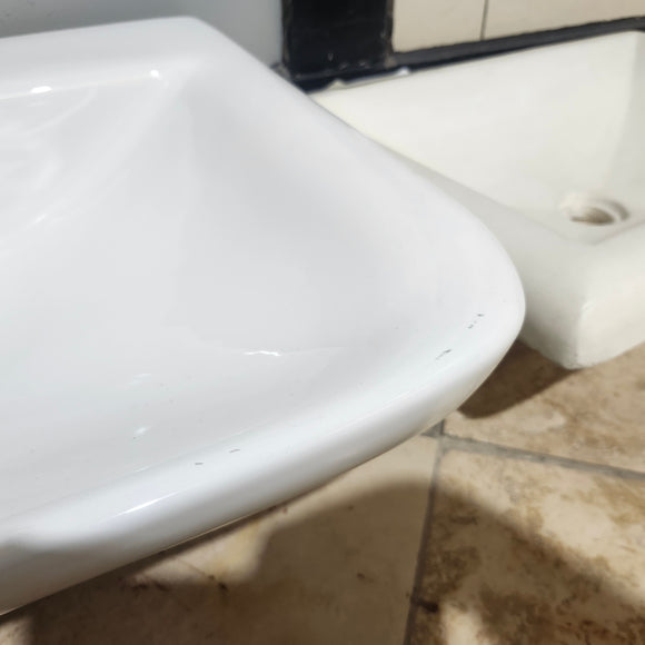 Vida Elda 29.5 x 17.9 Vanity Countertop Sink 1 Hole White Floormodel Clearance As Is i15