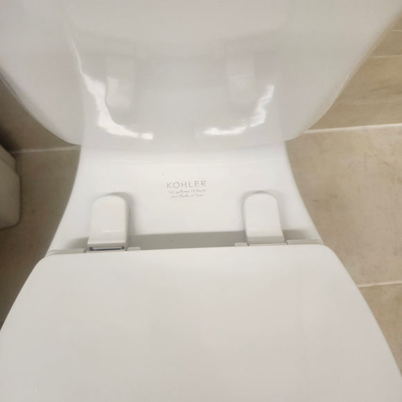 Kohler 2pc Toilet with Seat Floormodel Clearance as is K4467 K4197 K4639  I12