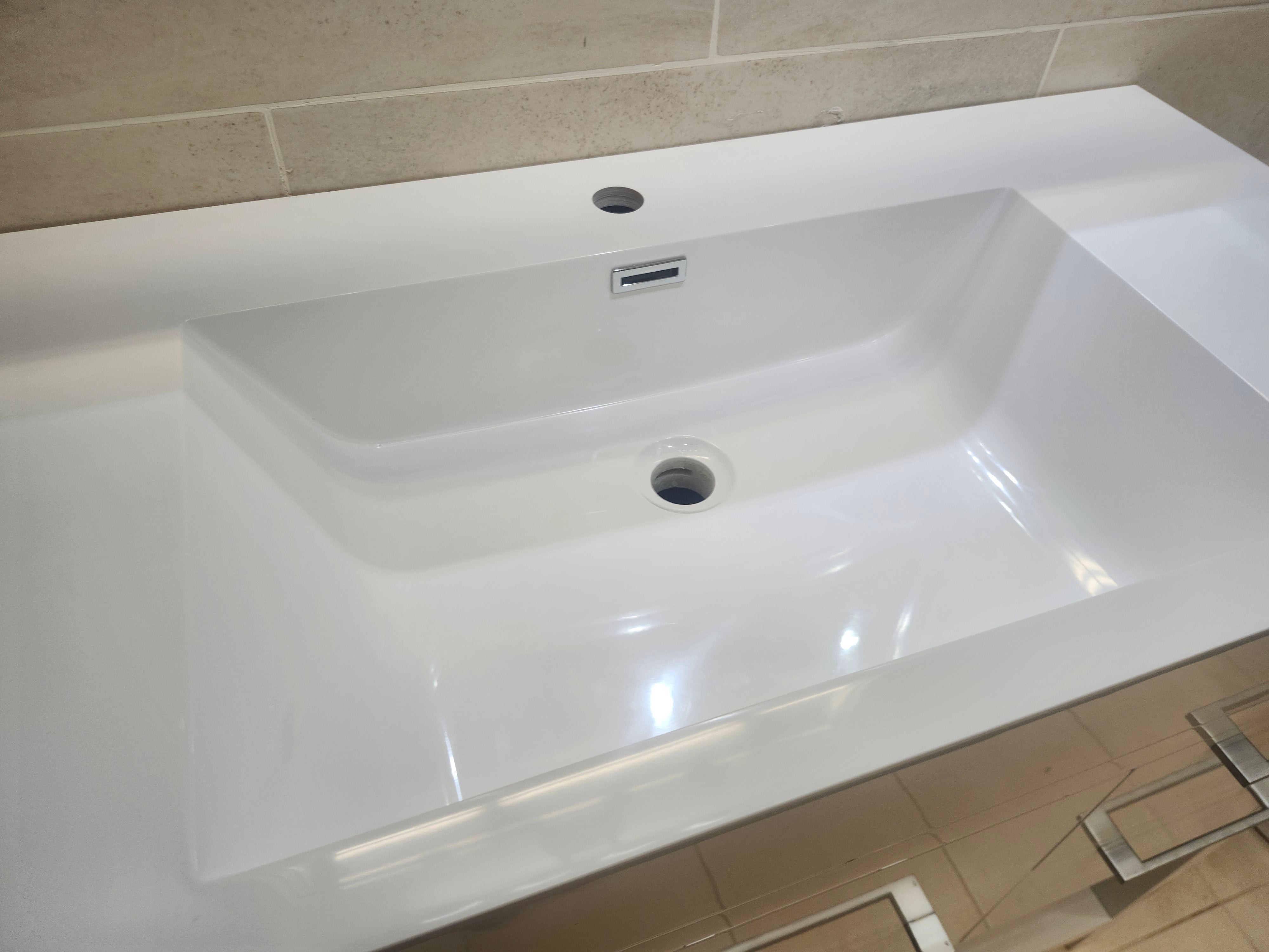 39" Vero Glossy White Vanity with Countertop Combo (as is)