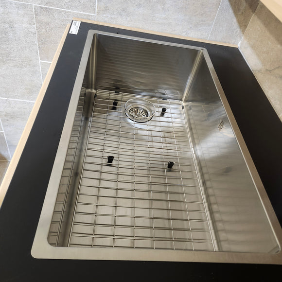 Zomodo Montego 1 Bowl 32 x 18 Undermount Stainless Steel Kitchen Sink MOC762 Floormodel as is M10