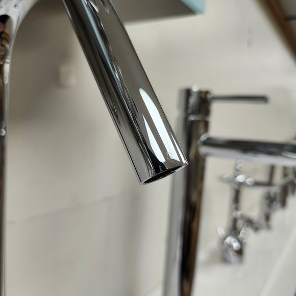 Single Hole Bathroom Faucet with Lever Handle Floormodel As Is