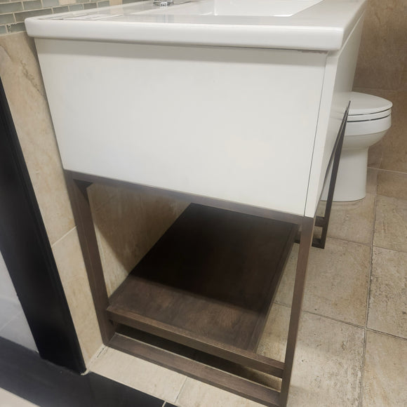 Aura Rideau 30 x 21 Floormount Bathroom Vanity Floormodel Clearance As Is J7