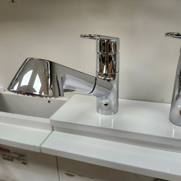 Grohe Kitchen Faucet with Extending Faucet Head Chrome Floormodel Clearance As Is