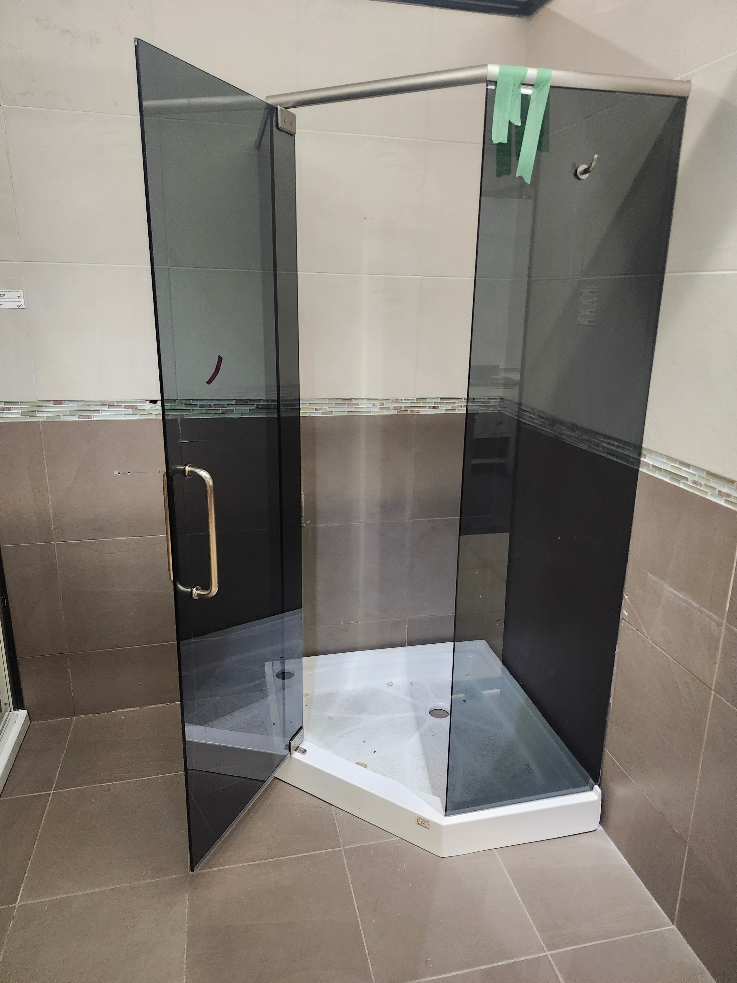 D&M Neo Angle Shower Door and Shower Base Combo (as is) - 0