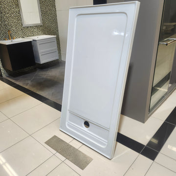60 x 32 White Acrylic Shower Base With Drain Cover Brushed Nickel Floormodel As is i15
