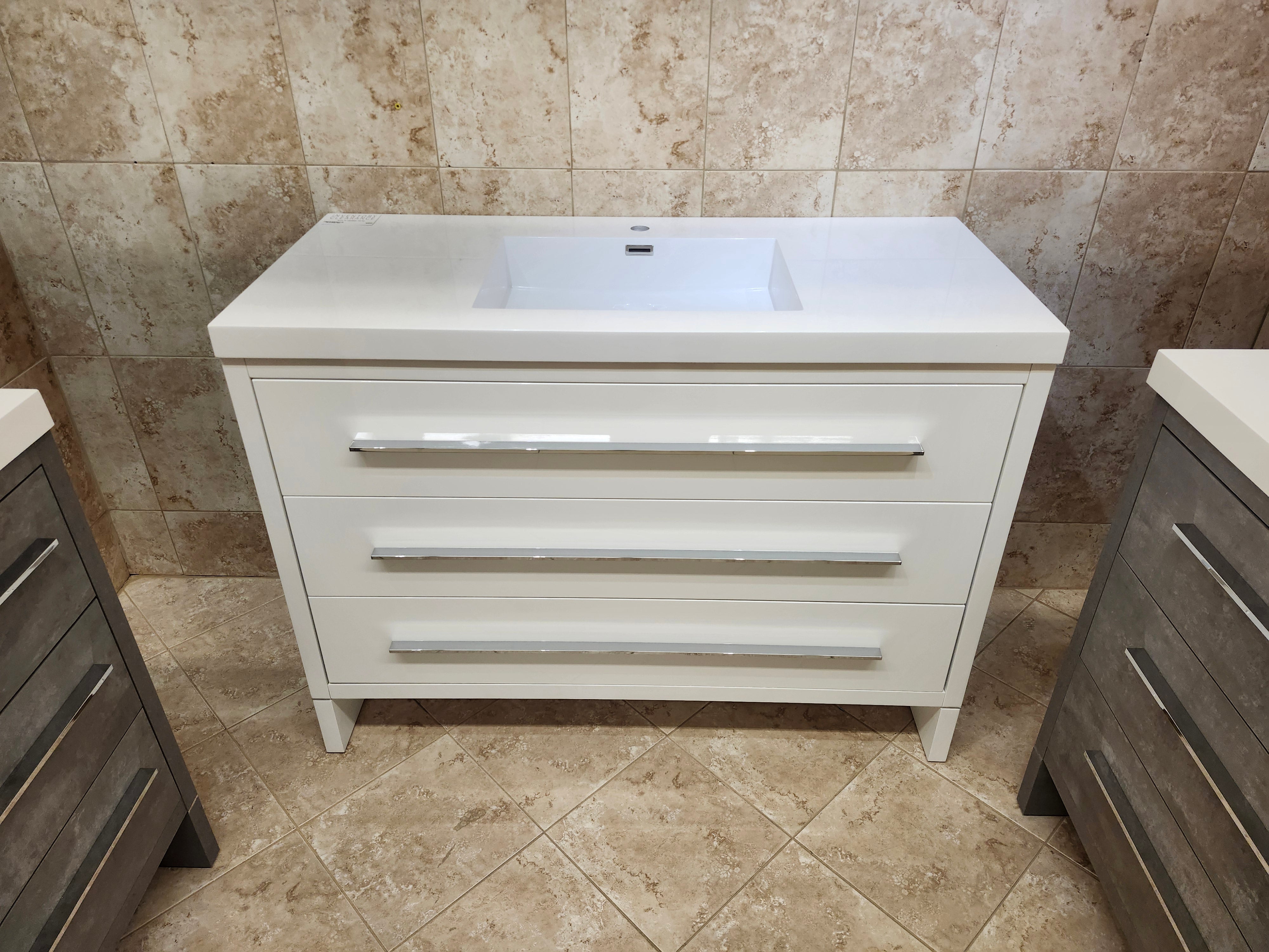 48" Aura Glossy White Plato Vanity with Countertop Combo (as is)