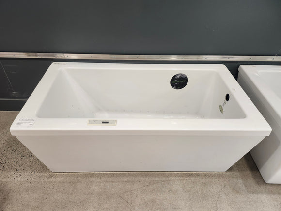 Neptune Freestanding Bathtub 60 x 32 Air Side Ametys White AM3260A Floormodel As is Etobicoke