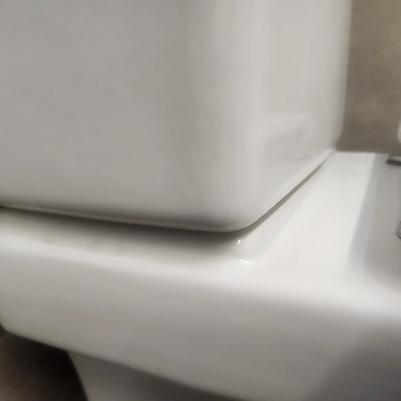 Duravit 2pc Toilet, Tank and Seat Combo Floormodel Clearance Sold As Is (I16)