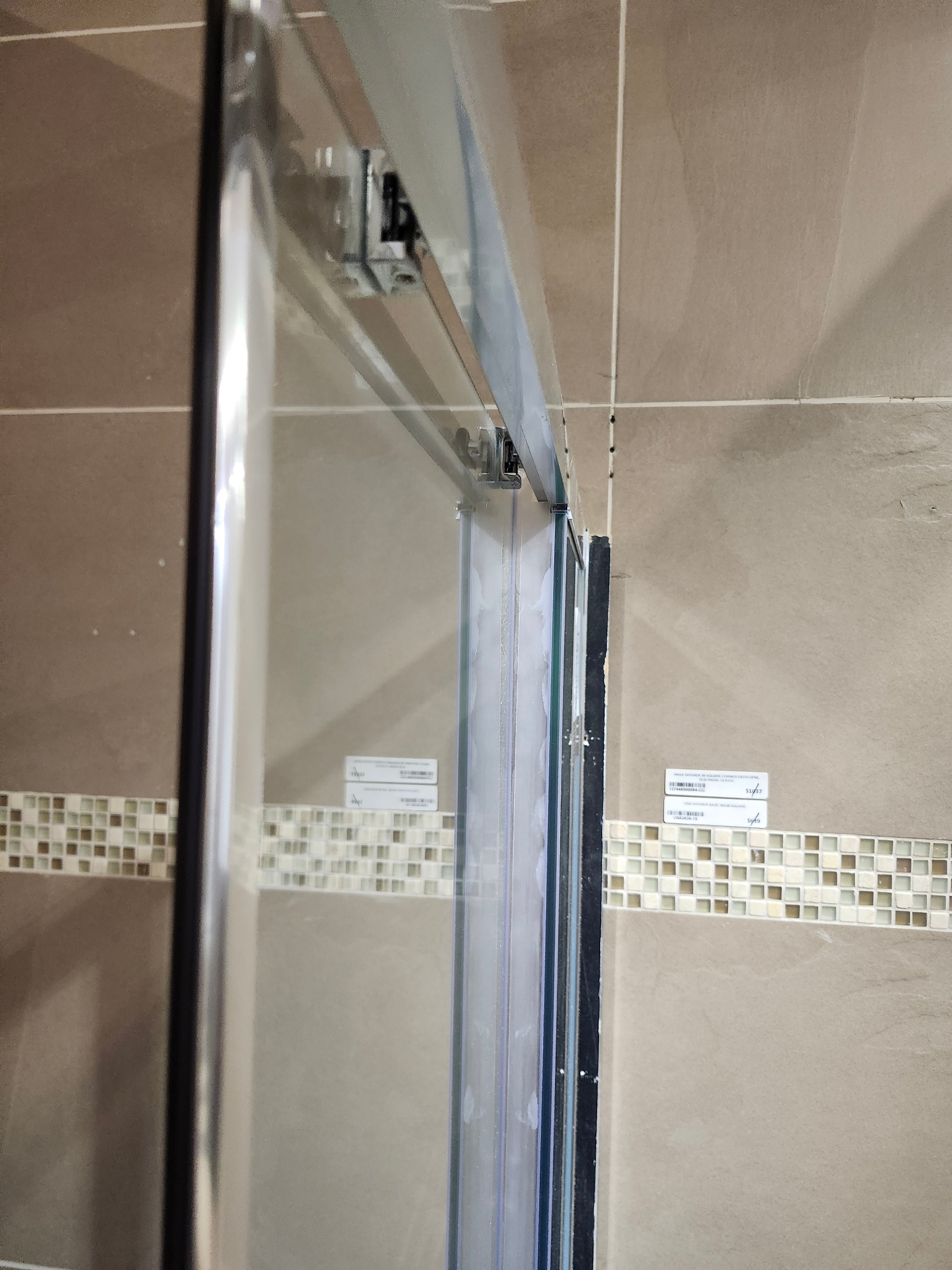 Maax 36" shower door square corner and vida shower base combo (as is)