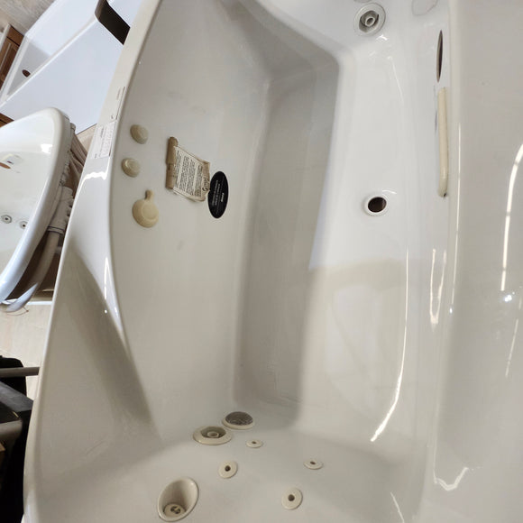 Maax Eterne 72 x 36 True Whirlpool Bathtub Floormodel Clearance As is Samor M10 101317100
