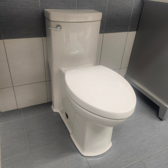 American Standard Boulevard Elongated Right Heigh 4.8lt White Toilet Floormodel Clearance as is J10