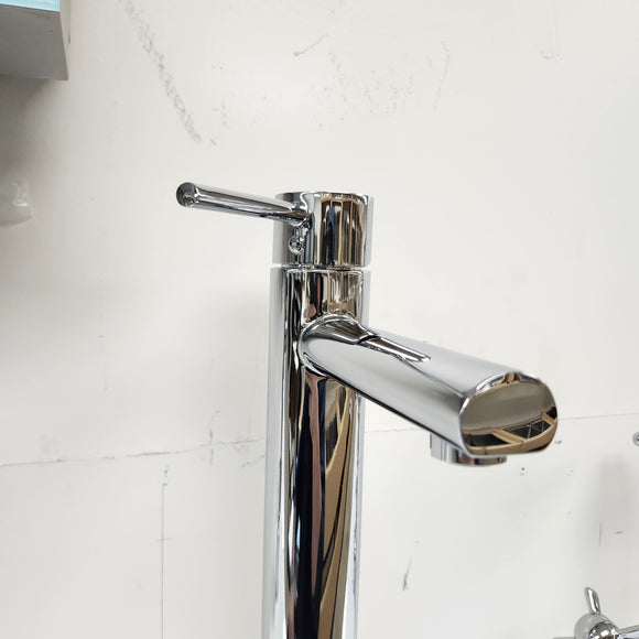Single Hole Bathroom Faucet with Lever Handle Floormodel As Is