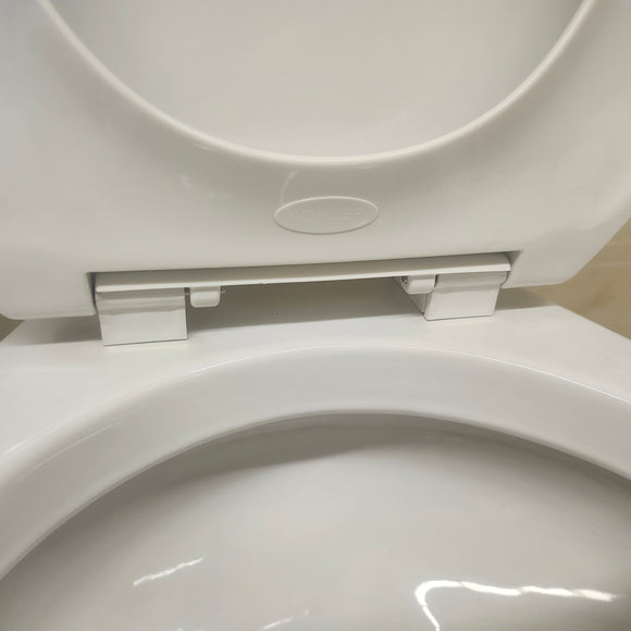 Kohler 2pc Toilet with Seat Floormodel Clearance as is K4467 K4197 K4639  I12