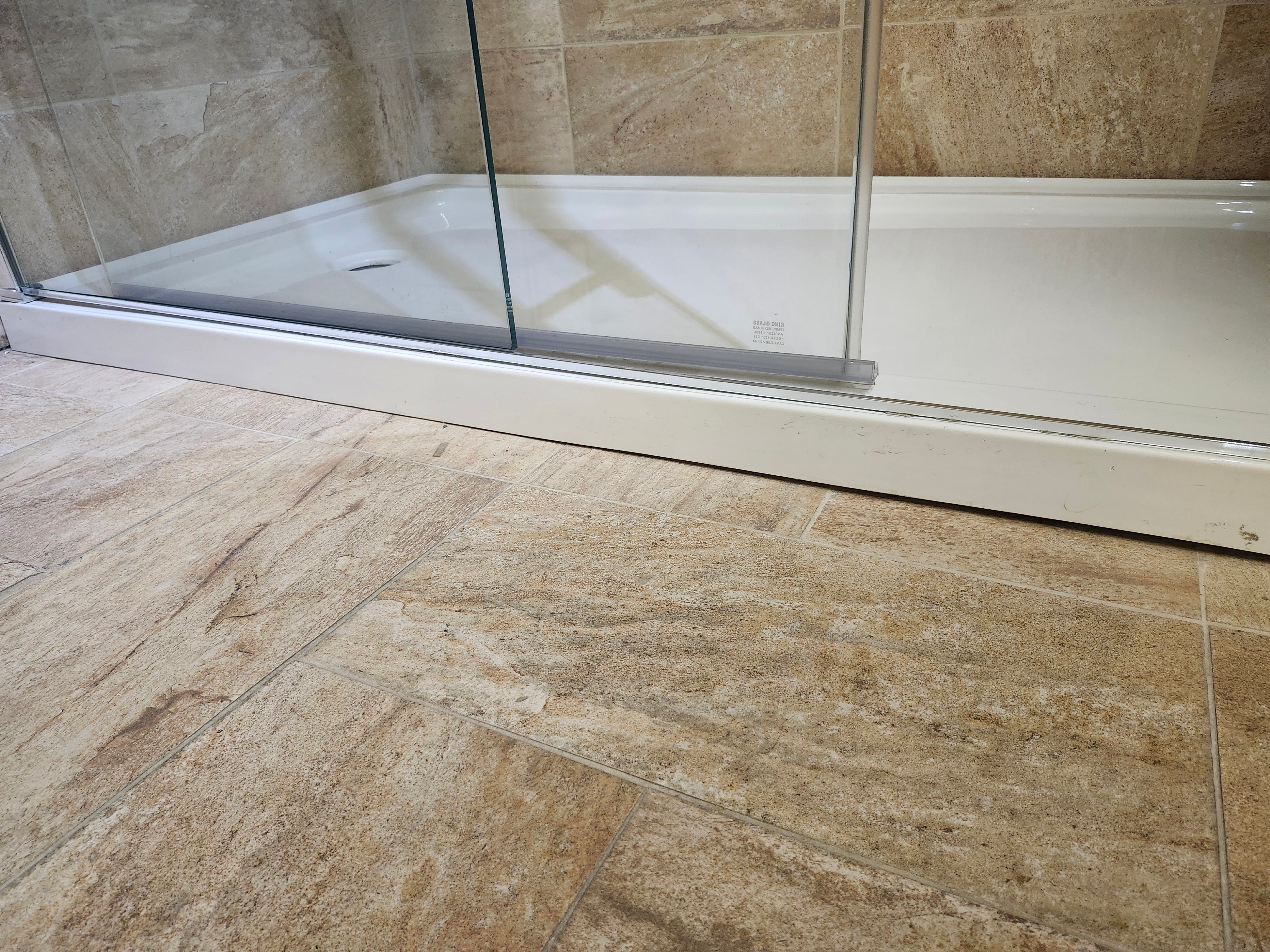 Maax Shower door and Vida Shower Base combo (as is)