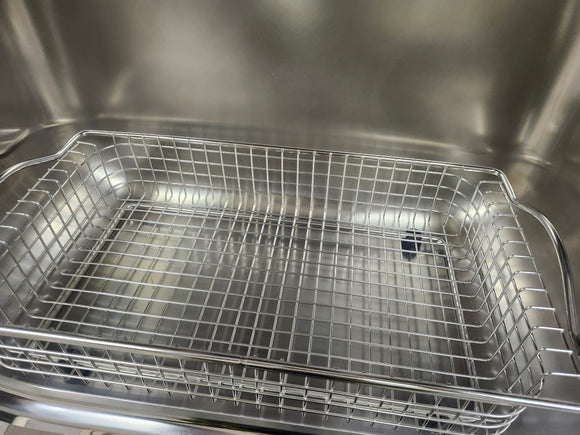 Undermount Stainless Steel Kitchen Sink 2 Bowl 38 1/4 x 21 1/4 With basket Floormodel Clearance As is