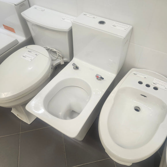Kohler Reve Elongated Dual Flush 1 pc toilet Floormodel as is Clearance (I14) K3797 NO SEAT