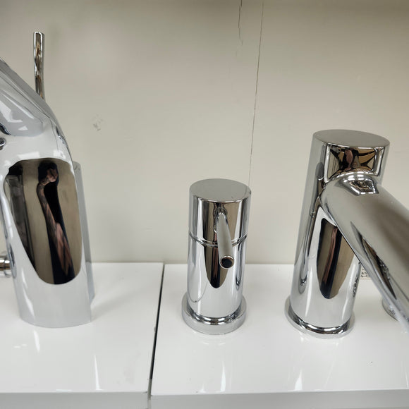 Aquabrass Volare 3pc Roman Deck Tub Filler Floormodel Clearance As Is