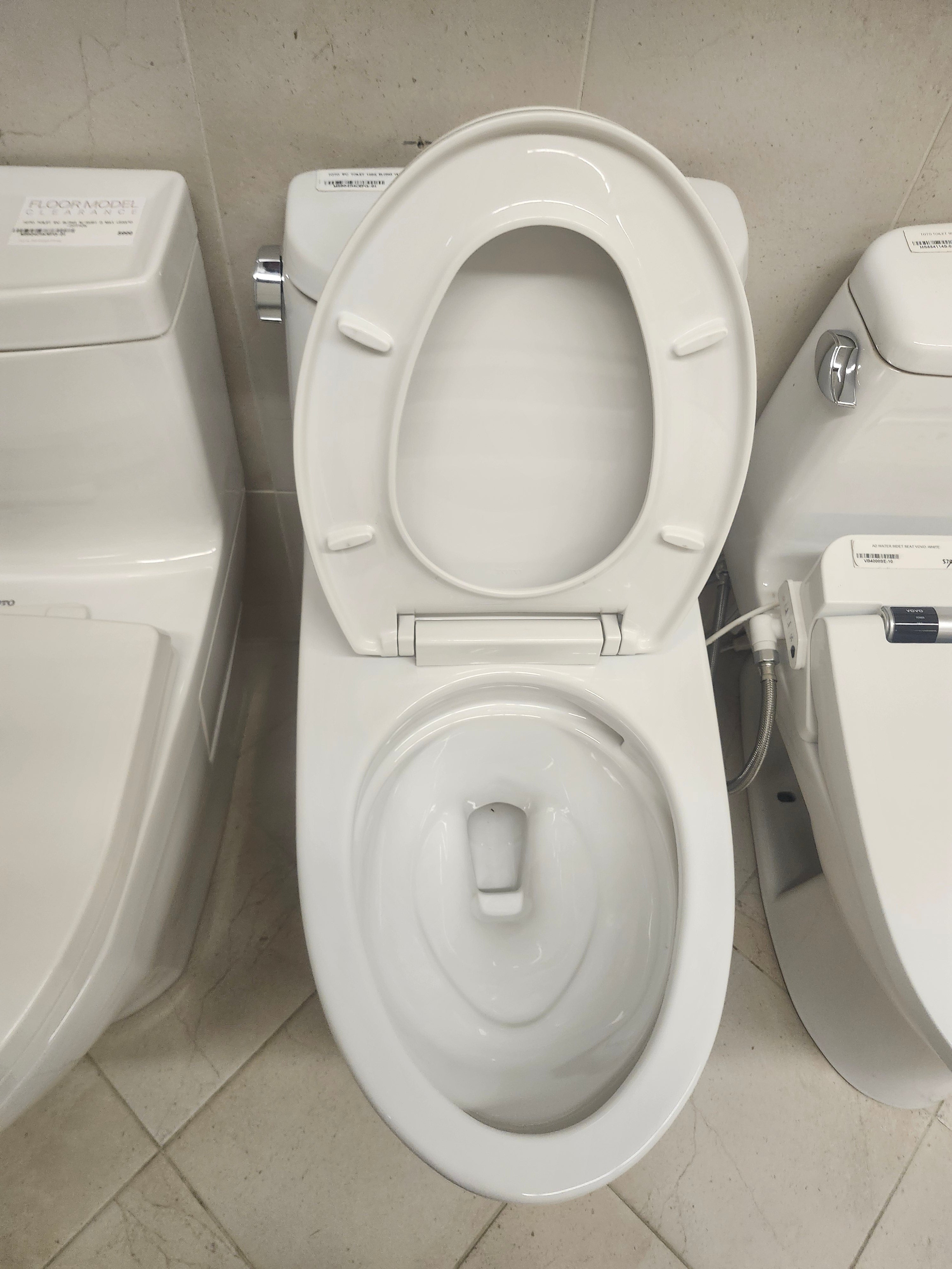 Toto Ultramax 2 Elongated Toilet (as is)