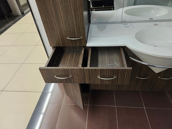 82" Vanico Avanti Vanity Combo (as is) l5