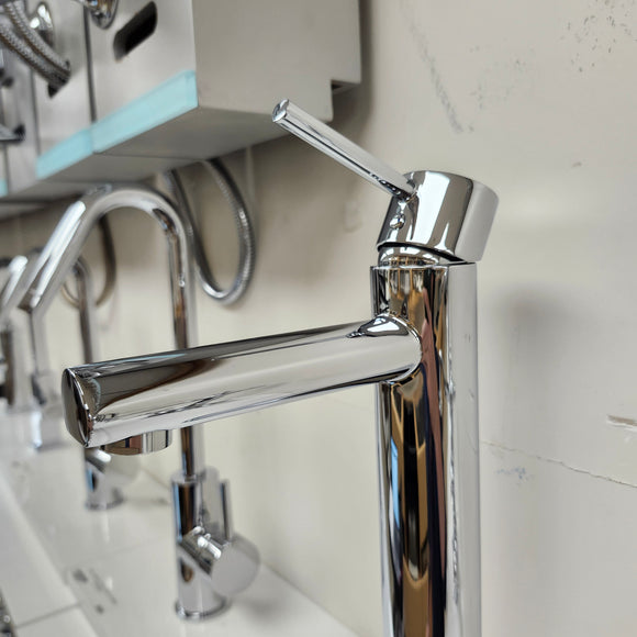 Single Hole Bathroom Faucet with Lever Handle Floormodel As Is
