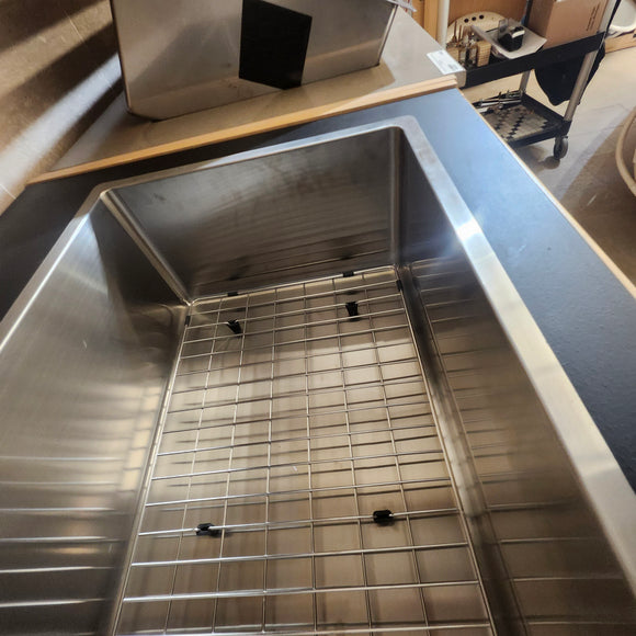 Zomodo Montego 1 Bowl 32 x 18 Undermount Stainless Steel Kitchen Sink MOC762 Floormodel as is M10
