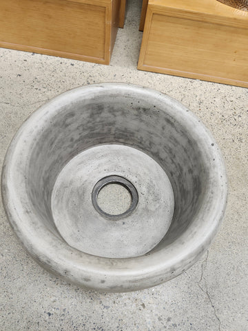 Native Trails 16 inch round drop bar sink Floormodel Clearance As is Etobicoke pozo - 0