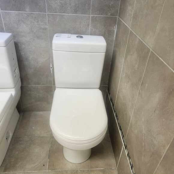 Duravit 2pc Toilet, Tank and Seat Combo Floormodel Clearance Sold As Is (I16)