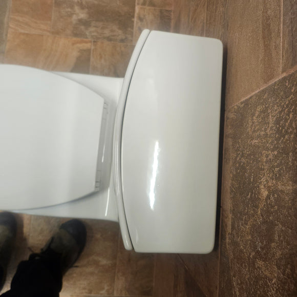 Kohler Veil 1pc Dual Flush Skirted White Toilet Floormodel Clearance as is M3 K1381