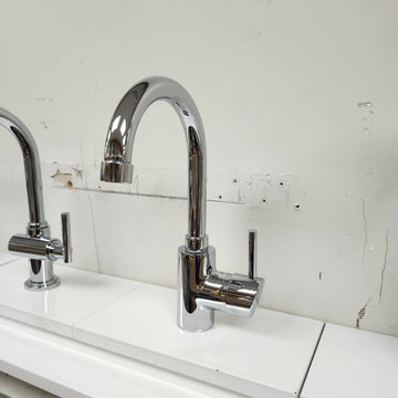 Grohe Single Hole Bathroom Faucet with Lever Handle Floormodel As Is