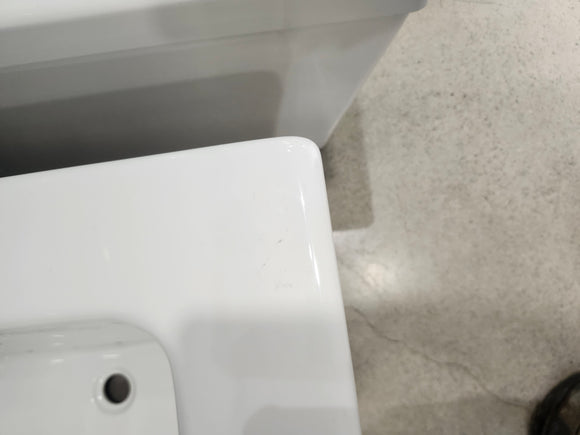 Neptune Freestanding Bathtub 60 x 32 Air Side Ametys White AM3260A Floormodel As is Etobicoke