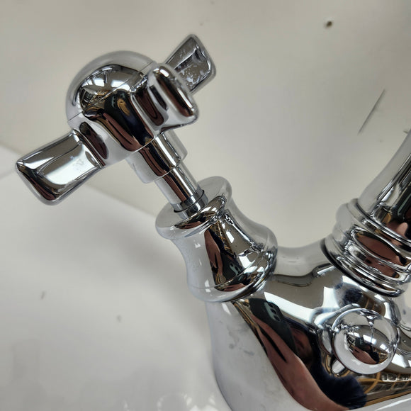 Riobel Single Hole Classic Bathroom Faucet with Lever Handle Floormodel As Is