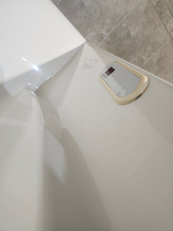 Maax Tub 72 x 36 Arofeel optik white floormodel clearance as is m6