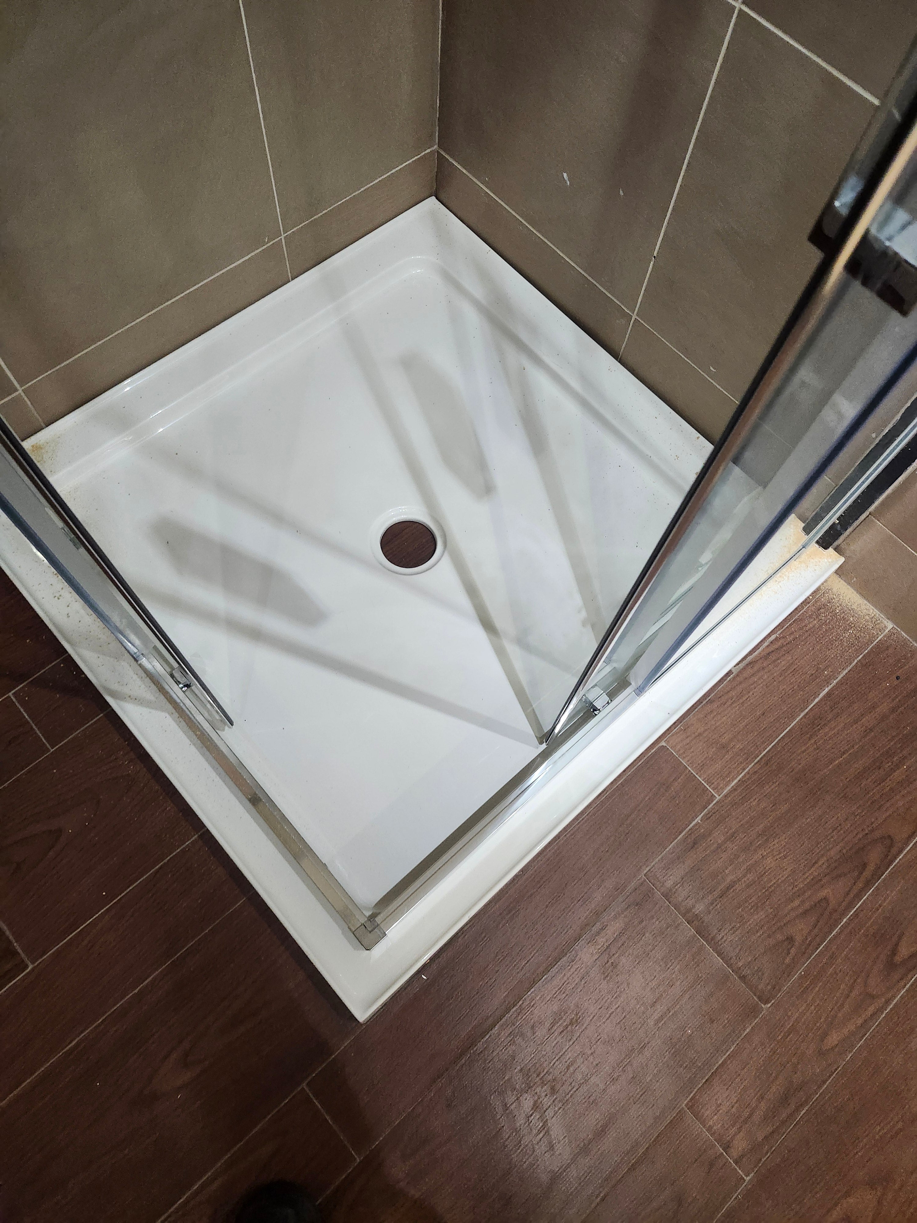 Maax 36" shower door square corner and vida shower base combo (as is)