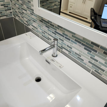 Bathroom Vanity Faucet single Hole and Single Lever Low Profile Floormodel Clearance Sold as is G6 - 0