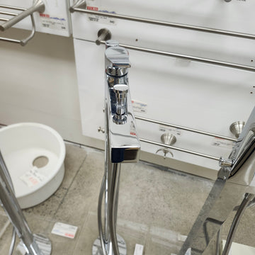 Aquabrass Roman Deck Tub Filler Metro Chrome With Hand Held Shower Head Floormodel Clearance As Is - 0