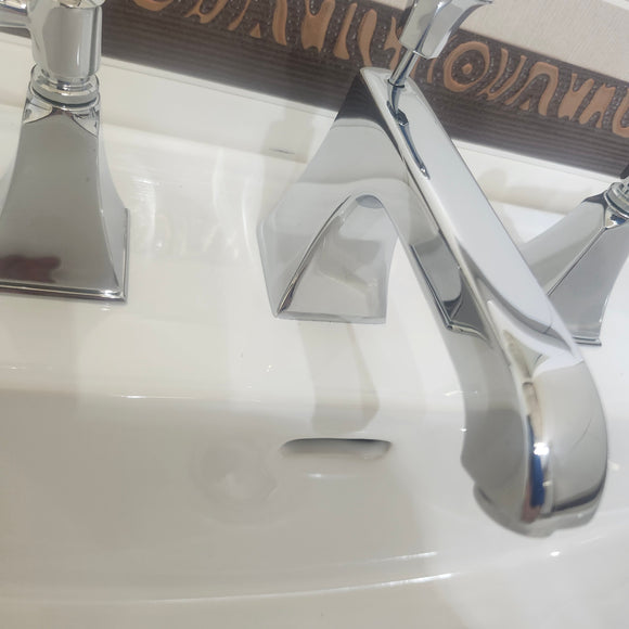 8CC 3 Hole Classic Bathroom Vanity Faucet Floormodel Clearance As Is