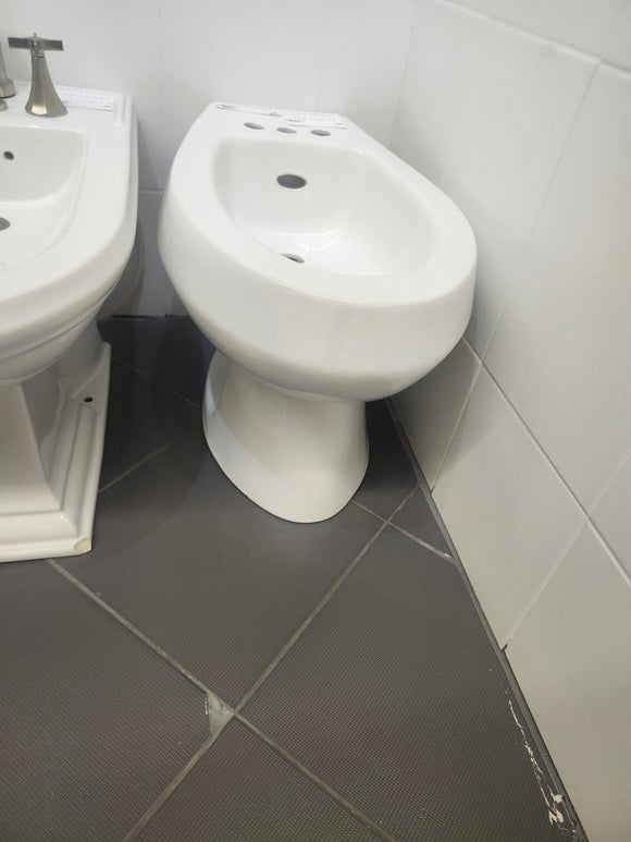 Kohler Amaretto White Bidet (as is) i14